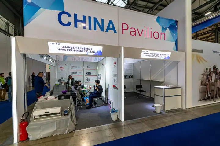 Guangzhou Meihao air curtain and duct fan booth in the China Pavilion