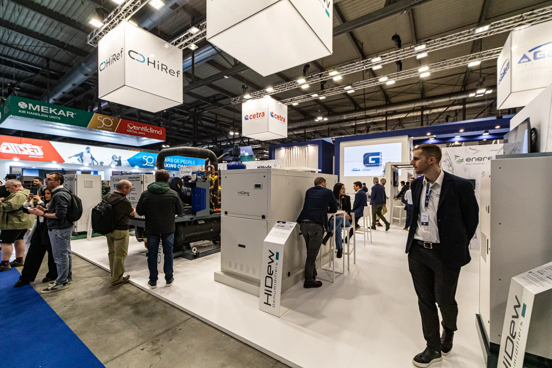 HiRef stand with HiDew dehumidifiers and an open-frame chiller at MCE 2024