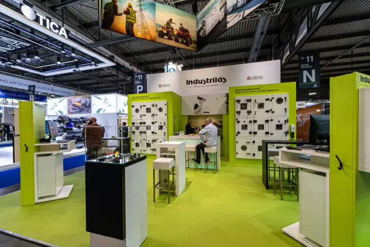 Industrilås stand with Klima-Flex access hardware on door panels