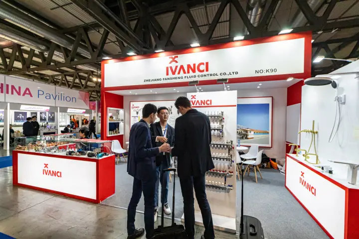 Ivanci stand of Zhejiang Fansheng Fluid Control with manifolds and brass fittings