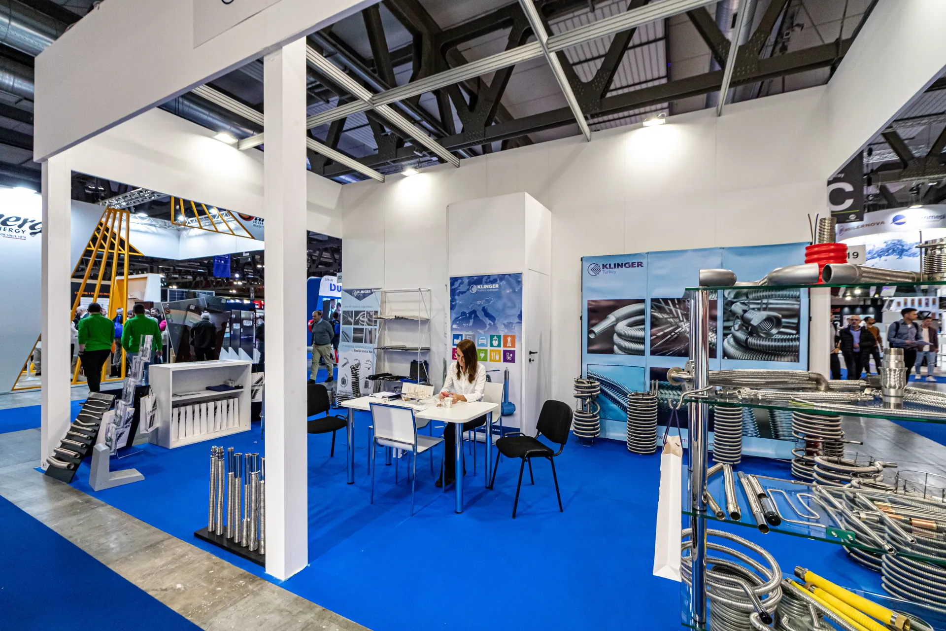 Klinger glass shelves of stainless corrugated hoses and coils at MCE 2024
