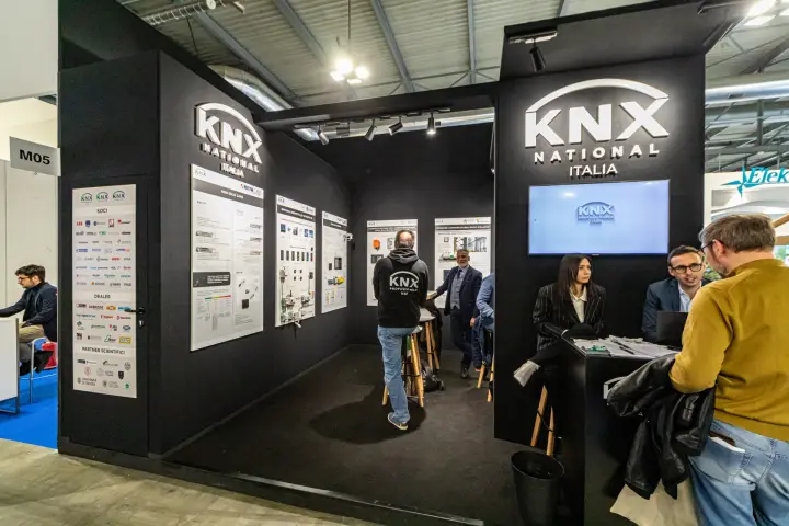 KNX National Italia black stand with member and partner boards