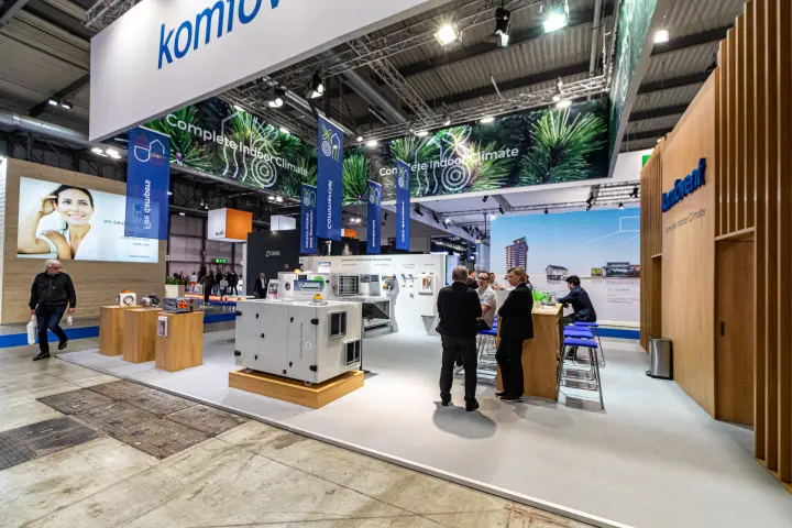 Komfovent stand with 'Complete Indoor Climate' banners and an inverter AHU at MCE 2024