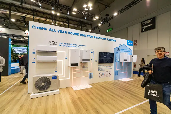 Midea CirQHP hybrid heat pump and gas boiler display wall at MCE 2024