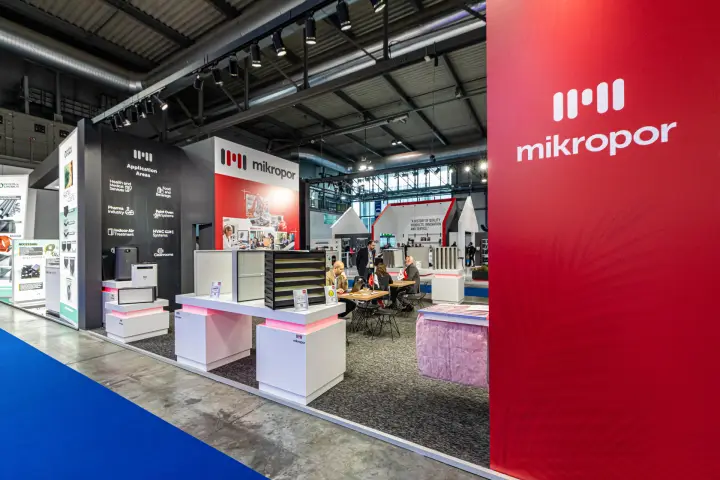 Mikropor filter stand with panel and bag filters and an application areas wall