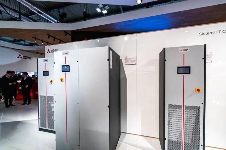 Mitsubishi Electric floor-standing cabinets in the "Sistemi IT" display area at MCE 2024