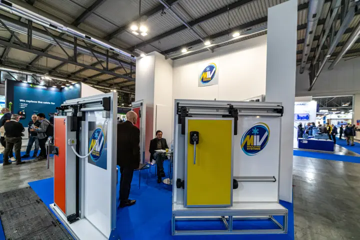 MIV Insulating Systems stand with sliding cold room doors