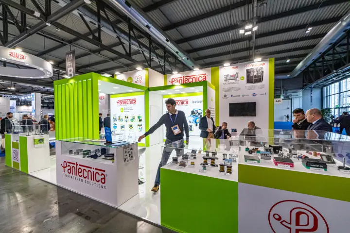 Pantecnica anti-vibration mounts in glass display cases at MCE 2024