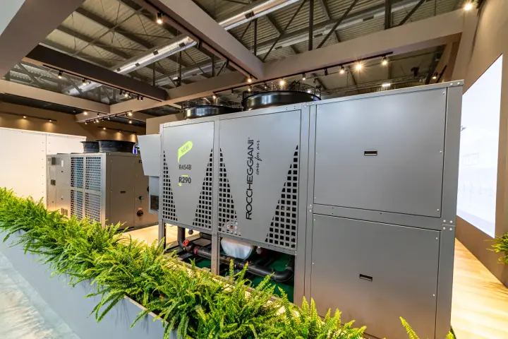 Roccheggiani R454B and R290 unit among fern planters at MCE 2024