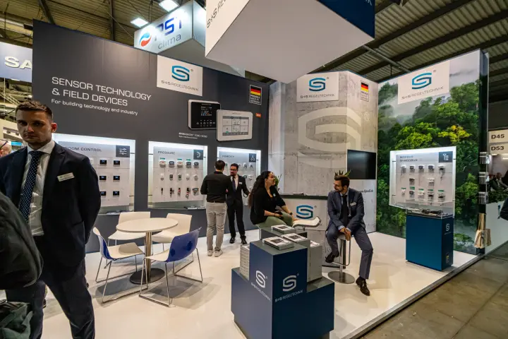 S+S Regeltechnik stand with room control, pressure and humidity sensors at MCE 2024