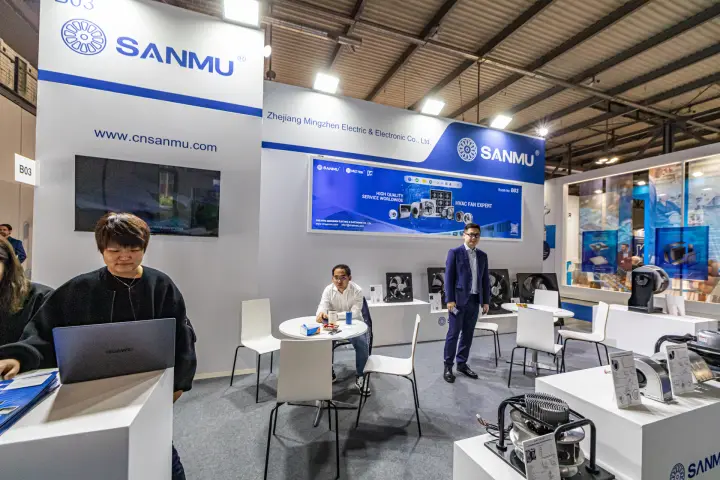 Sanmu stand with centrifugal fans and HVAC FAN EXPERT banner at MCE 2024