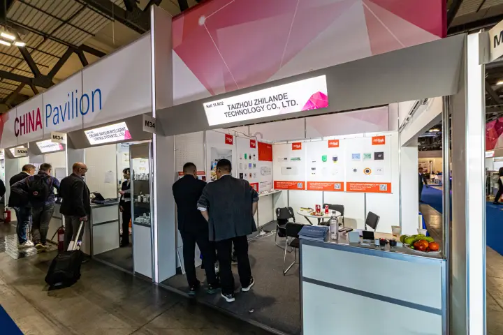 Taizhou Zhilande Technology booth with room thermostats and radiator actuators