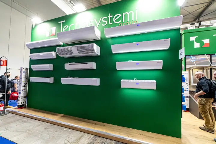 Tecnosystemi green wall lined with white air curtain units at MCE 2024