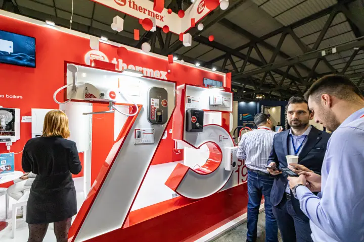 Thermex giant 75 display holding new compact water heaters