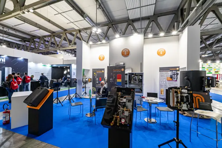 Tuxhorn stand with hydraulic stations shown in open insulation shells