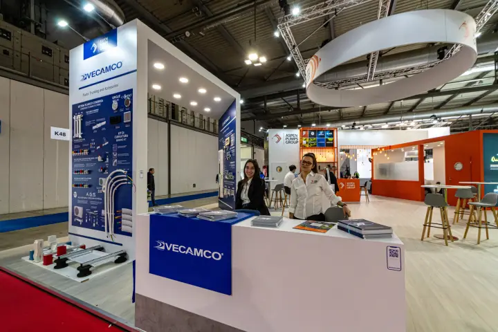 Vecamco reception counter with condensate drain systems display