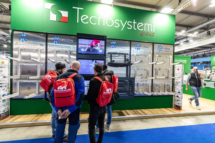 Visitors at the Tecnosystemi smart clima wall of outdoor unit brackets at MCE 2024