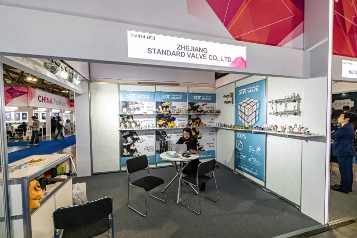 Zhejiang Standard Valve booth H93 with manifolds and radiator valves