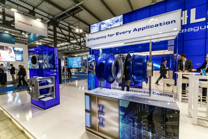 Ziehl-Abegg impeller showcase and ZApilotXL tower facing the aisle at MCE 2024