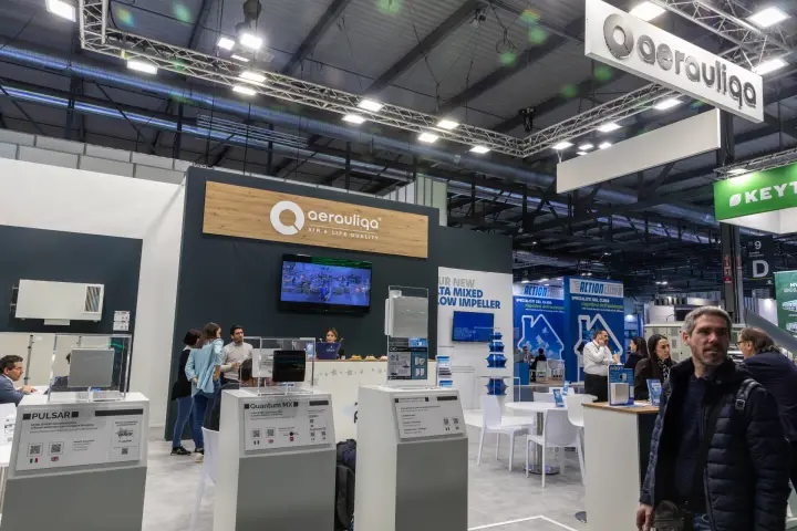 Aerauliqa stand