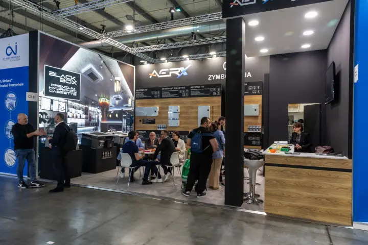 Aerx and Zymbo Italia stand with Reverso units and Black Box cassette at MCE 2026