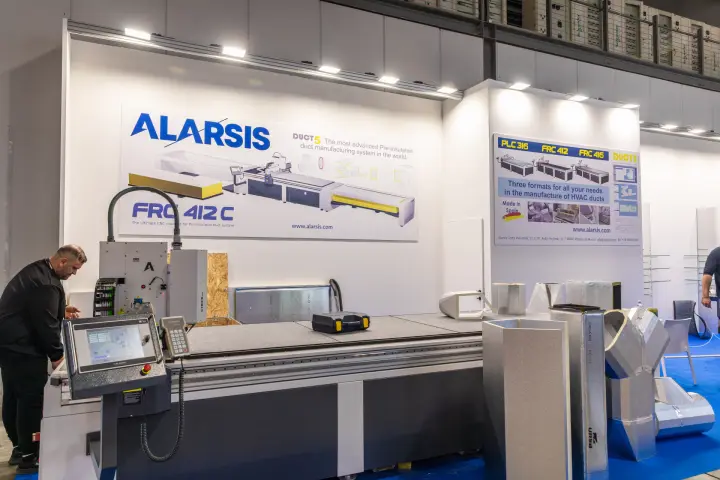 Alarsis FRC 412 C CNC cutting machine for pre-insulated ducts