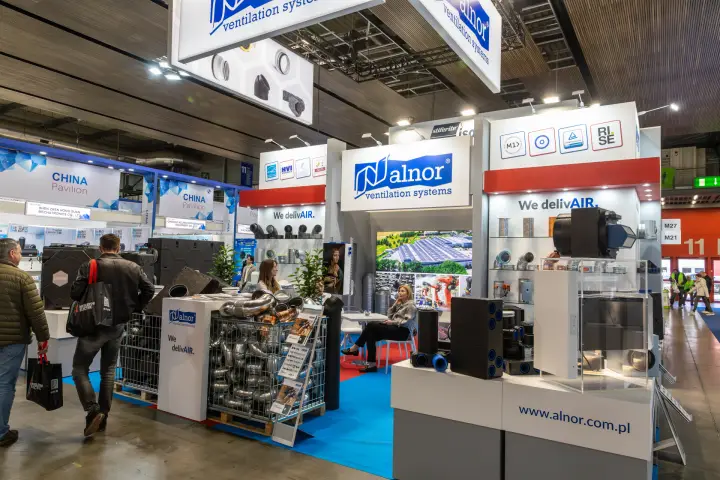 Alnor stand corner with EPP plenum boxes and a cage of galvanised fittings