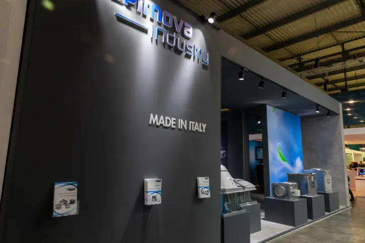 Aspirnova Industry Made in Italy wall with roof and box fans at MCE 2026
