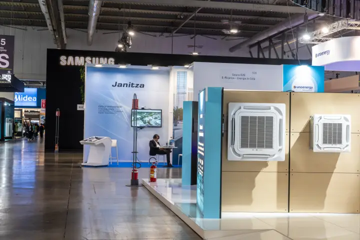 Cassette air conditioners in front of the Janitza and Unoenergy stands
