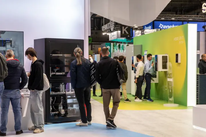 Clivet glass display cabinet and green Hydro-Split System wall at MCE 2026