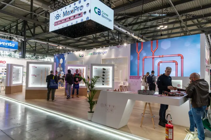 Conex Bänninger stand with MaxiPro press fittings for air conditioning