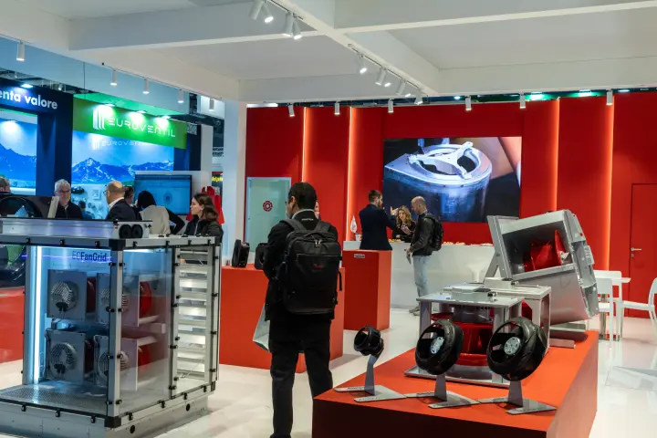 ECFanGrid fan wall module and Ecofit impellers on red plinths at MCE 2026