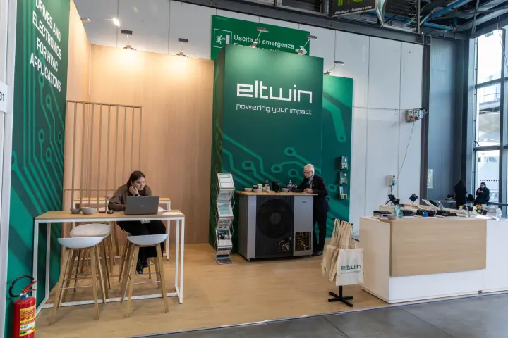 Eltwin stand for HVAC drives and electronics with heat pump counter