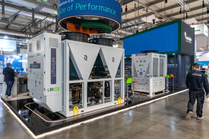 Enerblue Lithium and Palladium R290 units under a suspended LED ring at MCE 2026