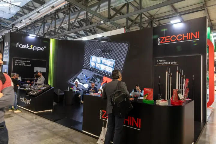 Fastpipe and Nuova Zecchini stand with copper pipe and split tool kits at MCE 2026