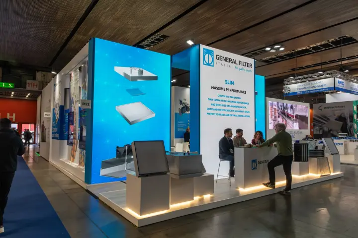General Filter stand presenting the Slim TAM ceiling filter system