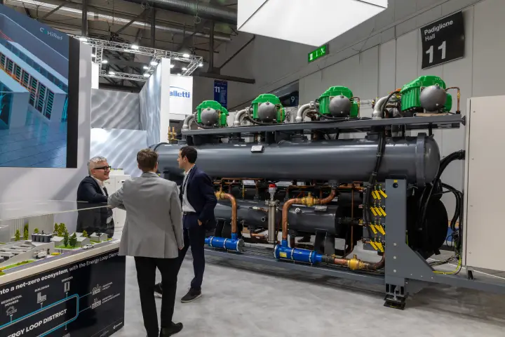 HiRef stand with an uncased chiller and Energy Loop District scale model at MCE 2026