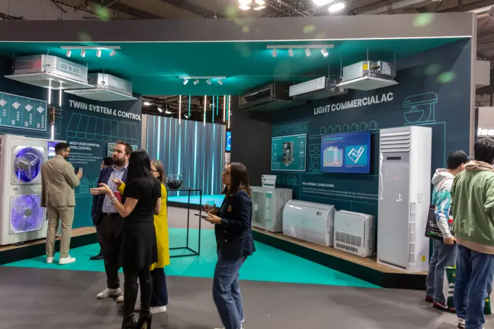 Hisense light commercial AC and twin system displays with cassette units overhead at MCE 2026