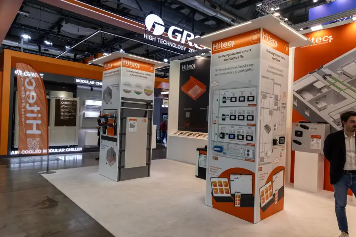 Hitec display columns for NextClima smart thermoregulation and radiant panels