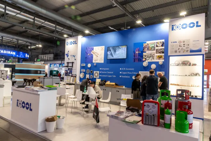 Icool stand with refrigerant cylinders, diffusers and copper fittings at MCE 2026