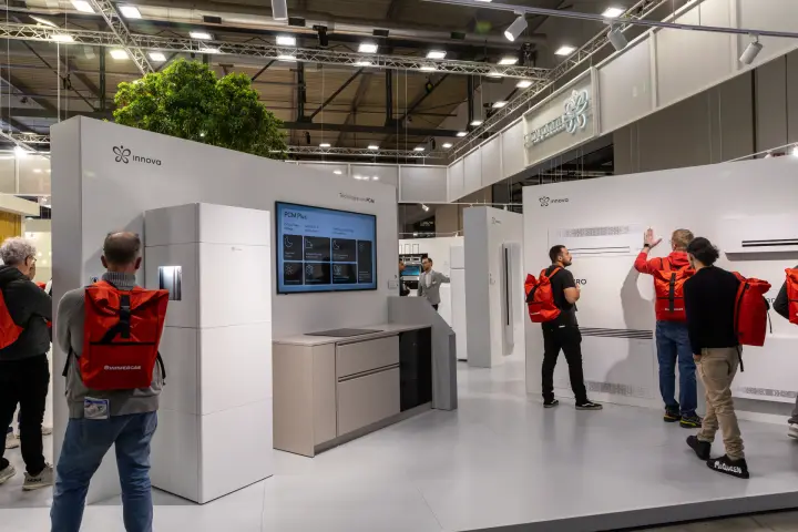 Innova stand with PCM Plus thermal storage and wall units at MCE 2026