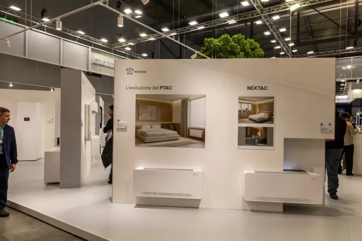 Innova wall display comparing PTAC and NEXTAC room units