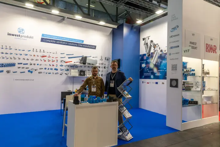 Inwest Produkt stand with own-brand column and ventilation fittings wall
