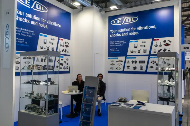 Lesol stand with anti-vibration mounts in glass showcases at MCE 2026