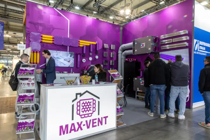 Max-Vent purple stand with wall-mounted ducts, distribution boxes and grilles at MCE 2026