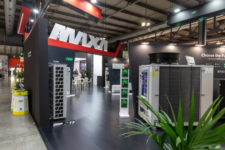 Maxa stand entrance with Calido water heater and R290 heat pump unit at MCE 2026