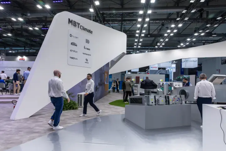 MBT Climate stand with group brand wall and ducted units on grey plinths