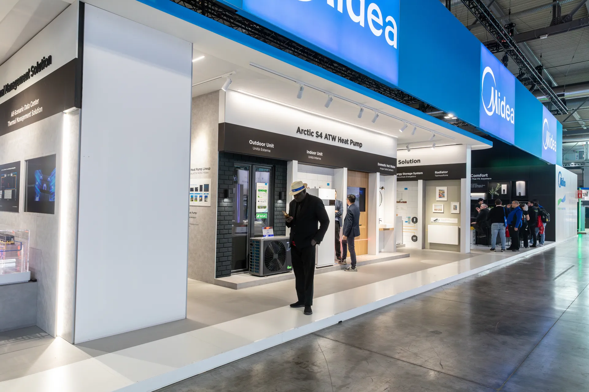 Midea Arctic S4 ATW heat pump room sets along the stand front at MCE 2026