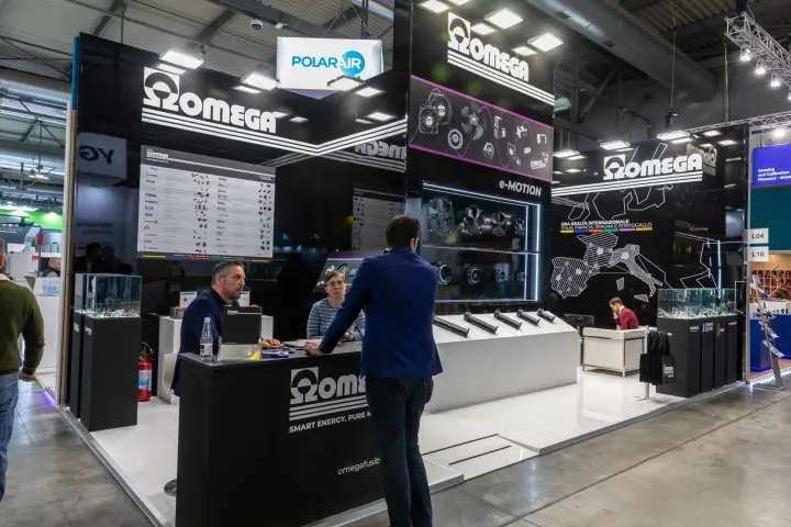 Omega stand with e-MOTION fans, motors and electronic components