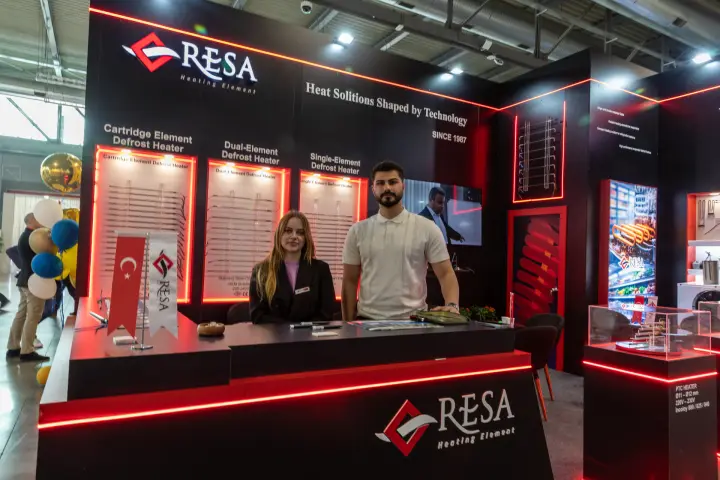 Resa Heating Element stand with defrost heater display boxes
